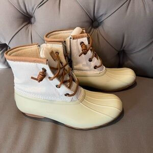 Sperry Women Saltwater Metallic Ivory Boots 8M